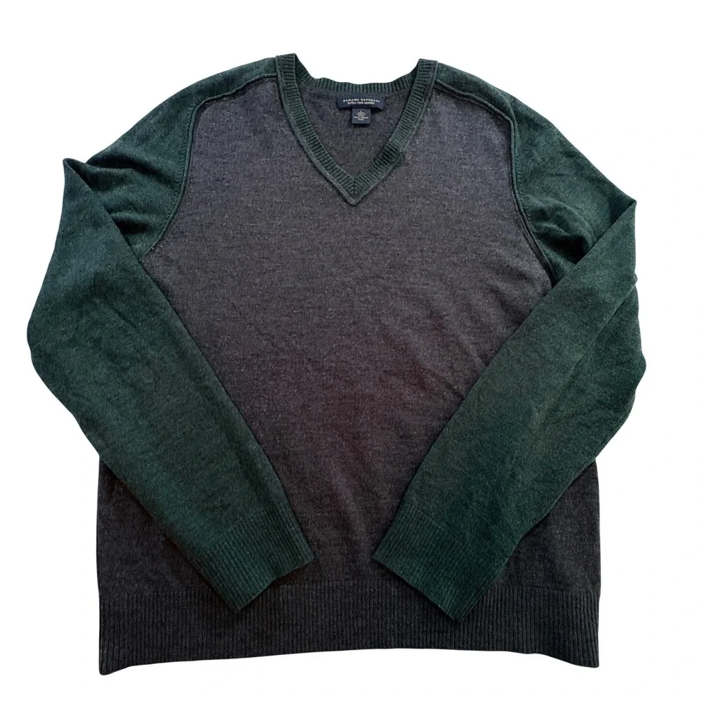 Banana Republic V-Neck Sweater Mens Large Gray Green Extra Fine Merino Wool